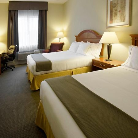 Holiday Inn Express Hotel & Suites 1000 Islands - Gananoque By Ihg מראה חיצוני תמונה
