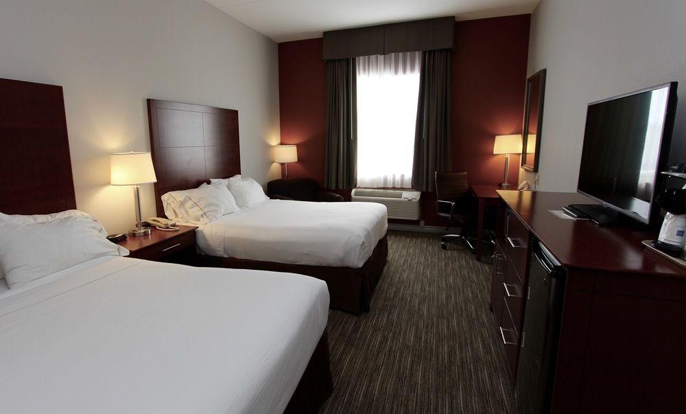 Holiday Inn Express Hotel & Suites 1000 Islands - Gananoque By Ihg מראה חיצוני תמונה