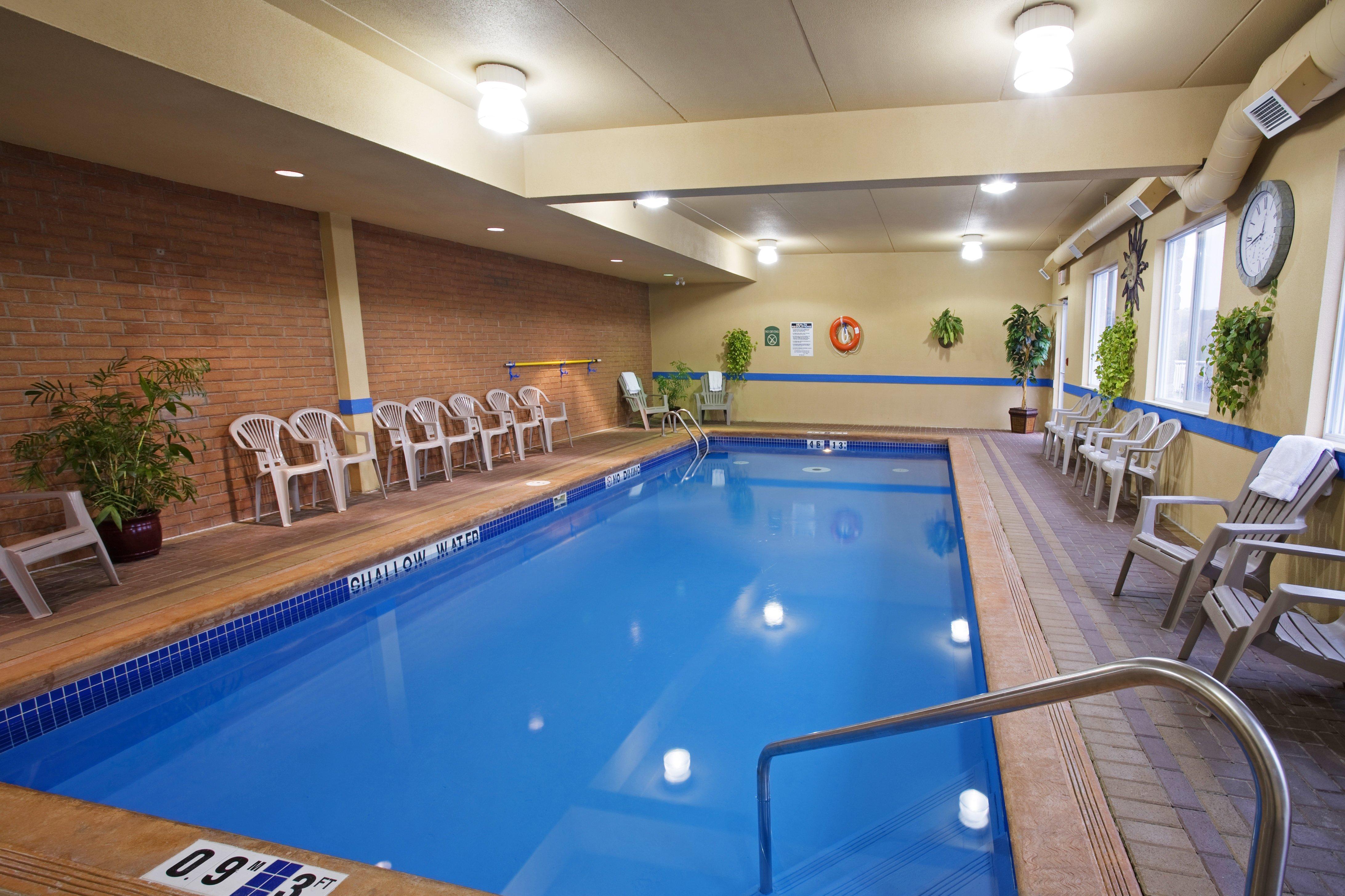 Holiday Inn Express Hotel & Suites 1000 Islands - Gananoque By Ihg מראה חיצוני תמונה