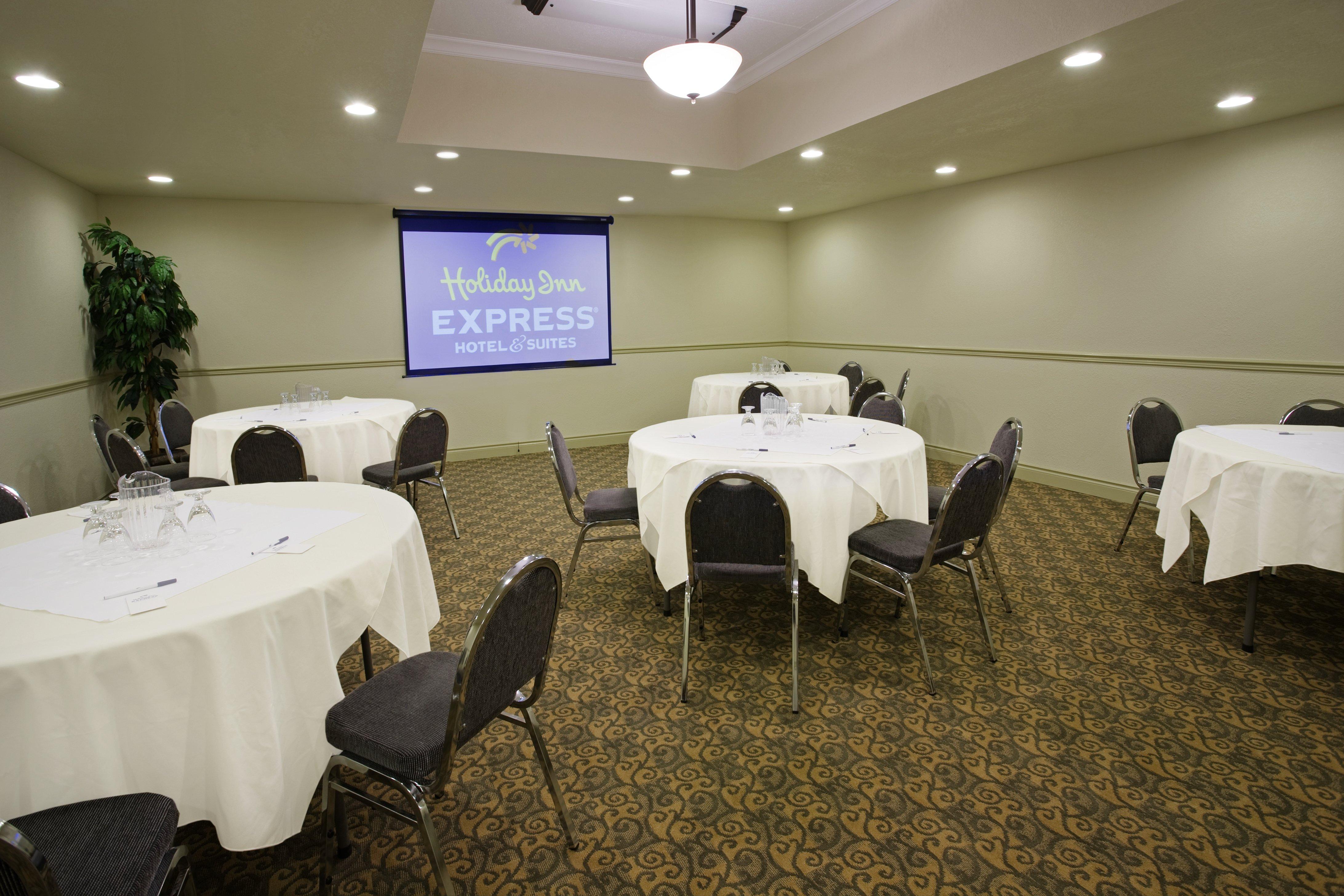 Holiday Inn Express Hotel & Suites 1000 Islands - Gananoque By Ihg מראה חיצוני תמונה
