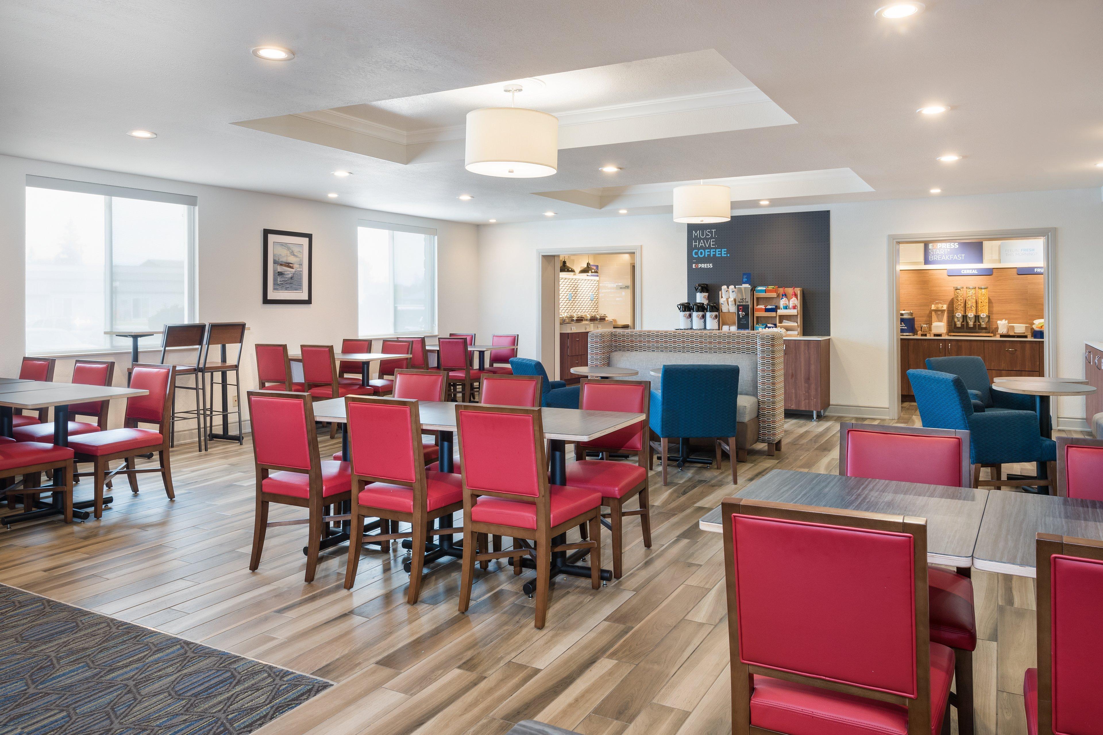 Holiday Inn Express Hotel & Suites 1000 Islands - Gananoque By Ihg מראה חיצוני תמונה