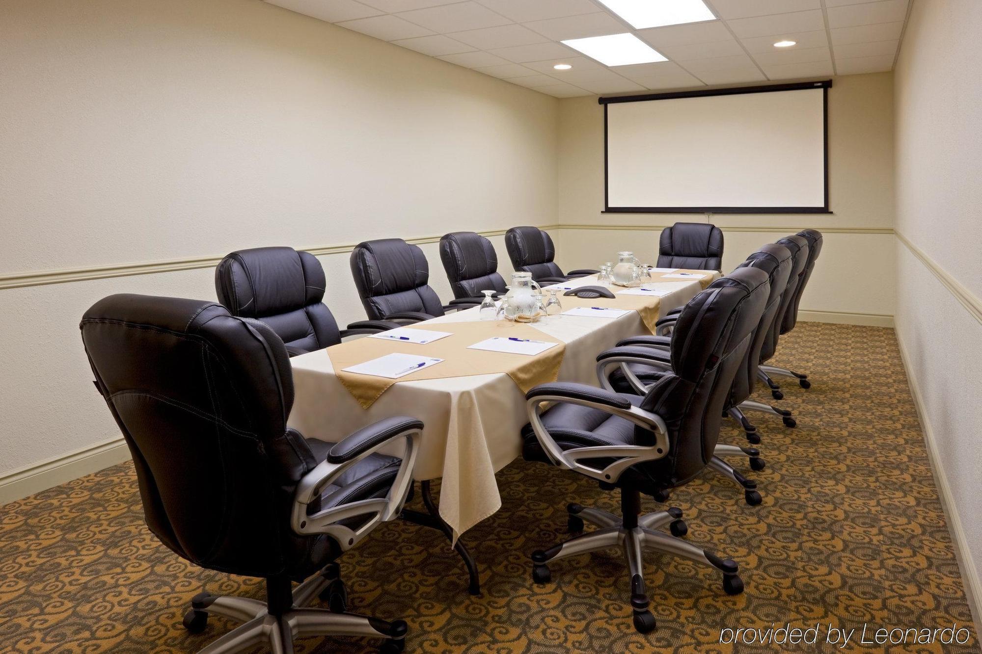 Holiday Inn Express Hotel & Suites 1000 Islands - Gananoque By Ihg מתקנים תמונה