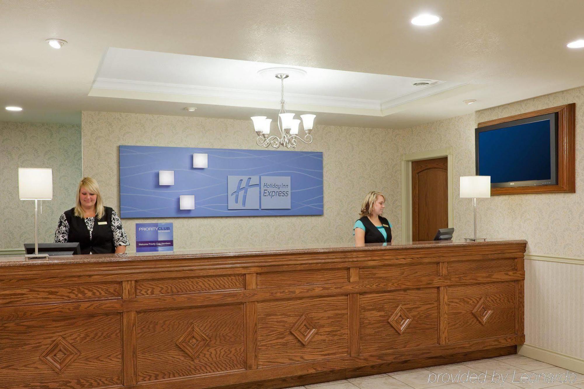 Holiday Inn Express Hotel & Suites 1000 Islands - Gananoque By Ihg מראה פנימי תמונה