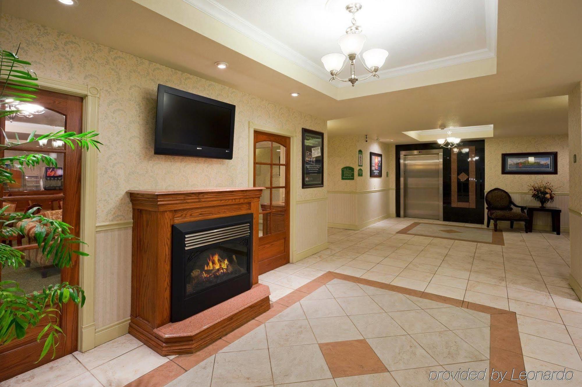 Holiday Inn Express Hotel & Suites 1000 Islands - Gananoque By Ihg מראה חיצוני תמונה